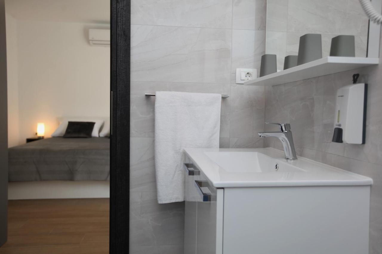 Apartmani Ive Trogir Zewnętrze zdjęcie