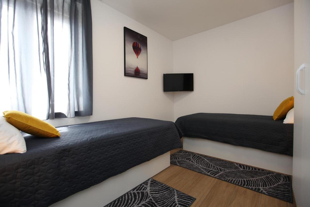Apartmani Ive Trogir Zewnętrze zdjęcie